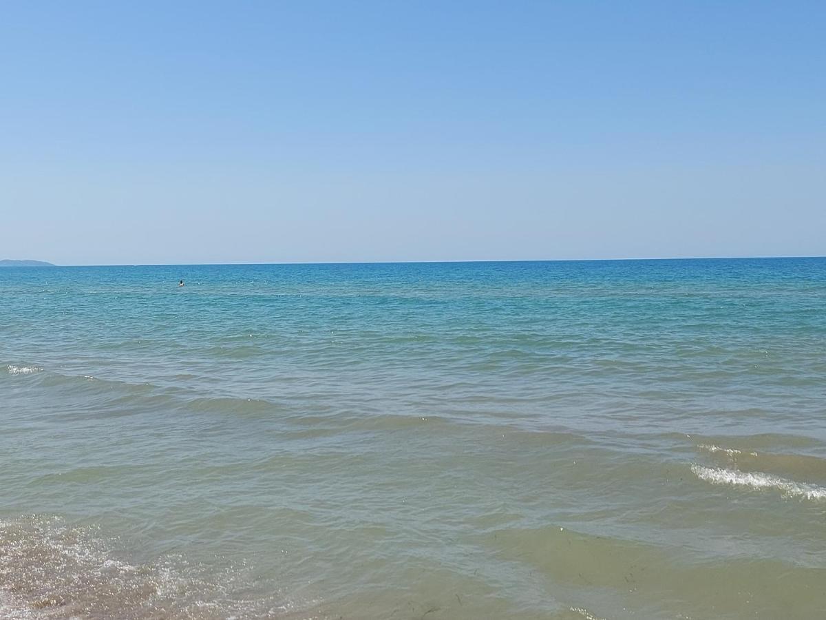 Golden Beach Apartments Durrës Kültér fotó