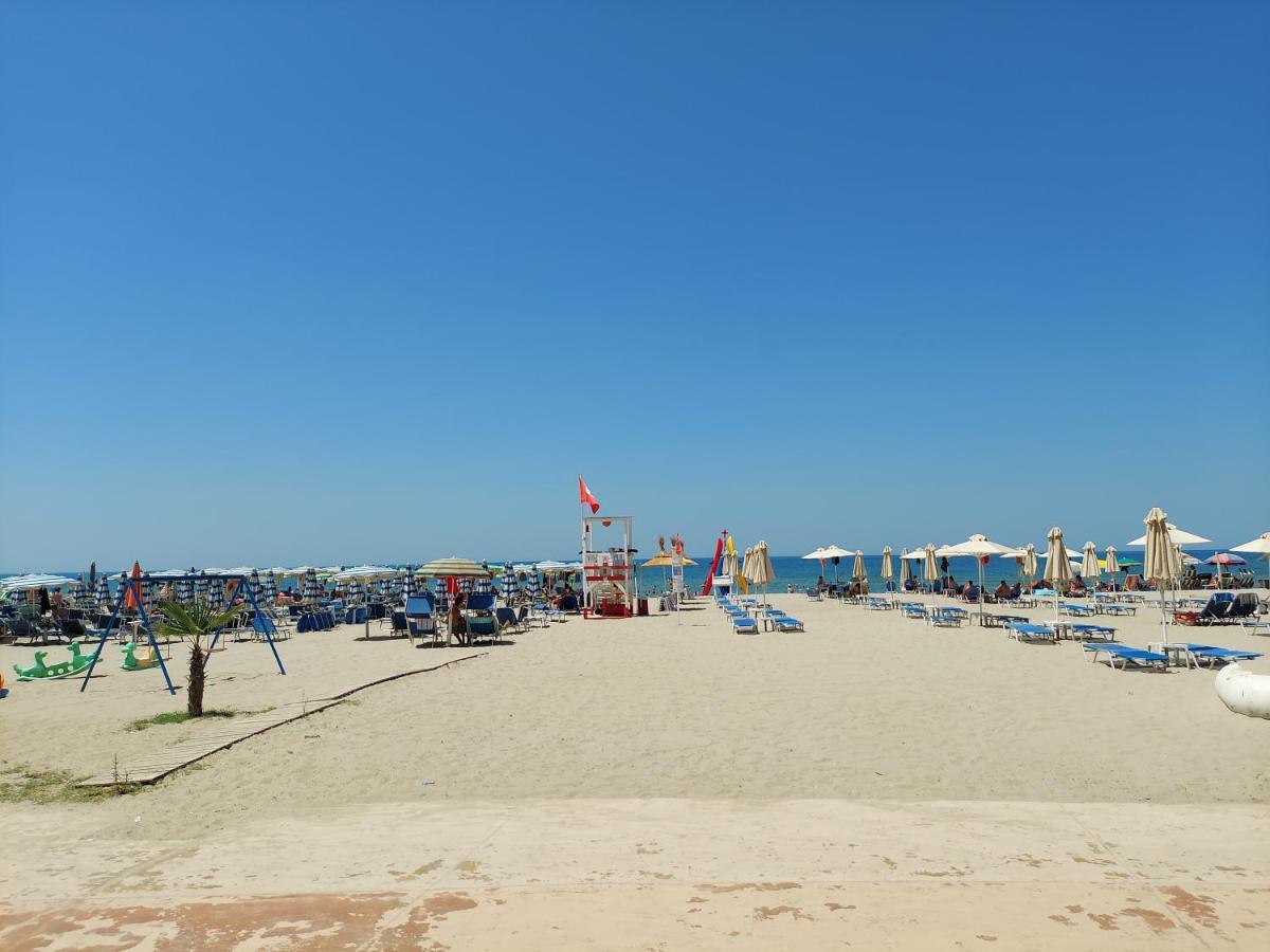 Golden Beach Apartments Durrës Kültér fotó